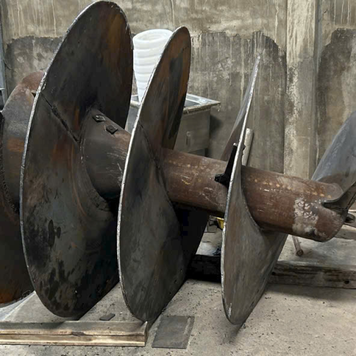 GIA CÔNG TRỤC VÍT